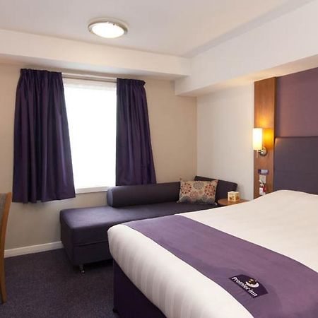 Premier Inn Norwich - Broadlands Park Thorpe St Andrew Exterior photo
