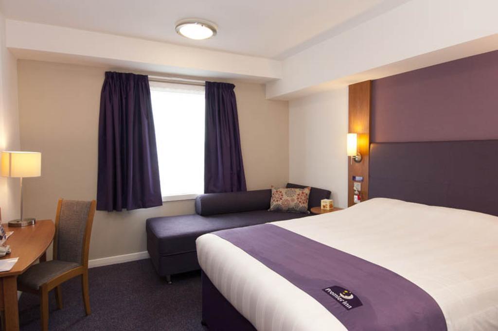 Premier Inn Norwich - Broadlands Park Thorpe St Andrew Exterior photo