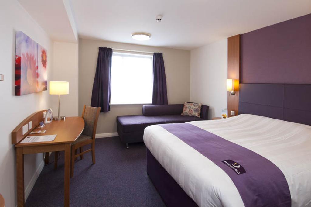 Premier Inn Norwich - Broadlands Park Thorpe St Andrew Exterior photo