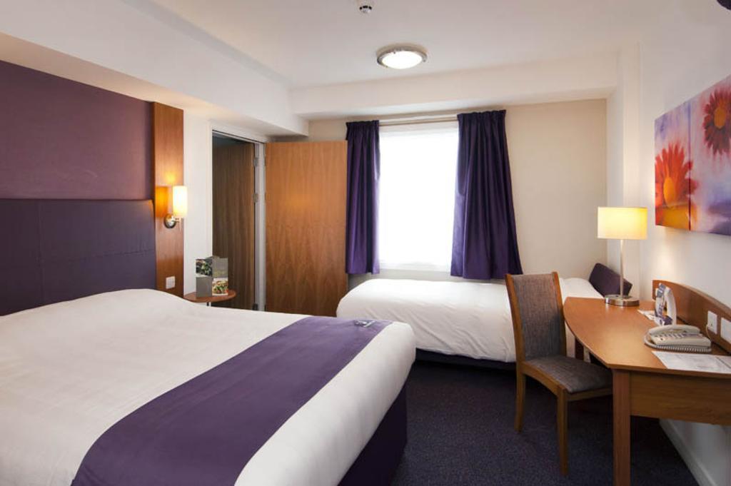 Premier Inn Norwich - Broadlands Park Thorpe St Andrew Room photo